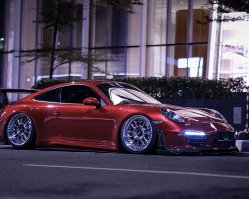 The Porsche 911 cambergang sticks to the ground in a ‘sparkling attitude’