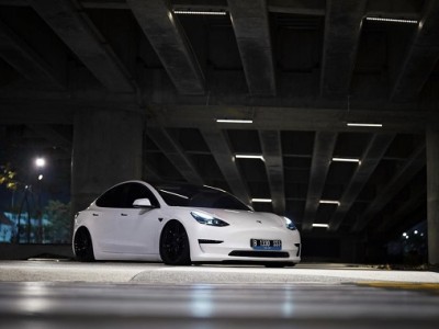 Indonesia Tesla model 3 cambergang cool attitude