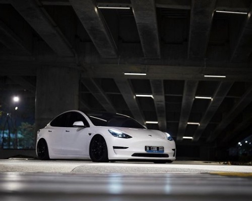 Indonesia Tesla model 3 cambergang cool attitude