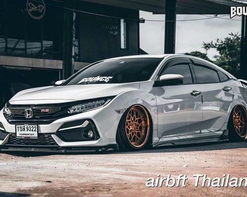 Low-lying posture Honda Civic cambergang is the most beautiful low-lying