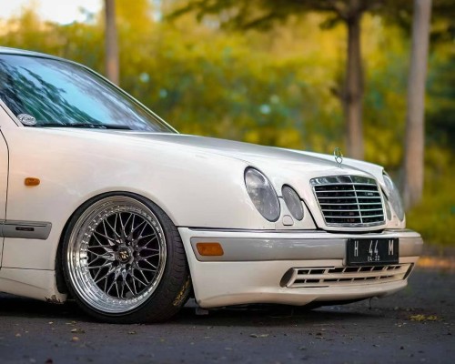 CamberGang Chronicles: Transforming the Mercedes-Benz E55 W210 into a Stance Masterpiece